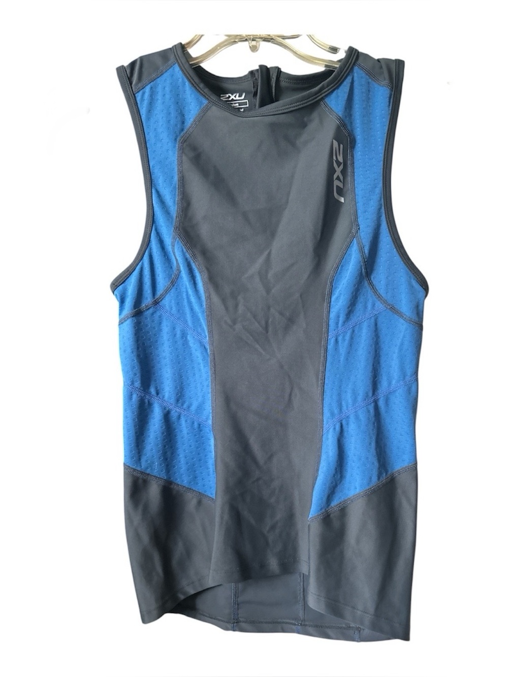 2XU triathlon singlet tank
